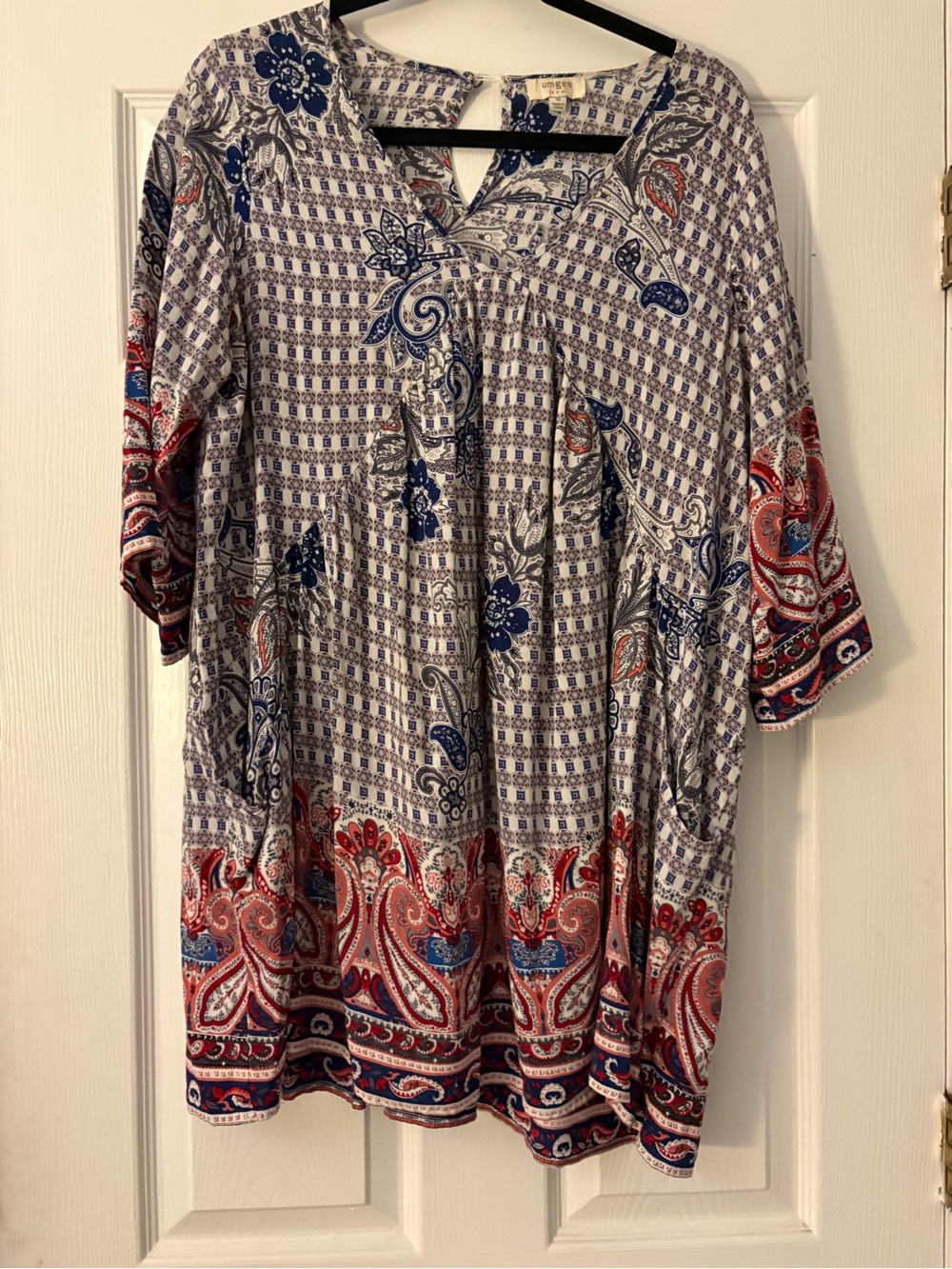Umgee Paisley Print Short Sleeve Tunic in Blue, Red & White